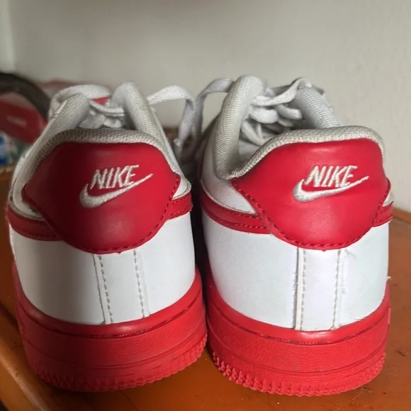 Kids Nike Air Forces. Gently worn. Size 2. - Picture 3 of 3